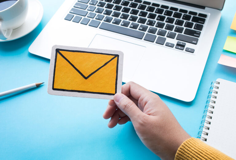 Lettera e computer - Email Marketing